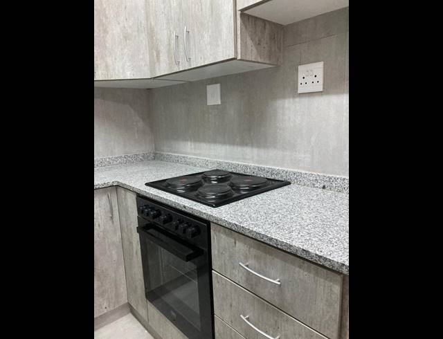 2 BEDROOM PROPERTY TO RENT IN OVERPORT